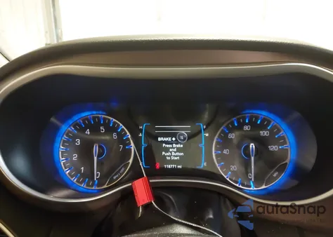 2017 Chrysler Pacifica Touring-L z USA, uszkodzony, nr VIN 2C4RC1BG0HR810051